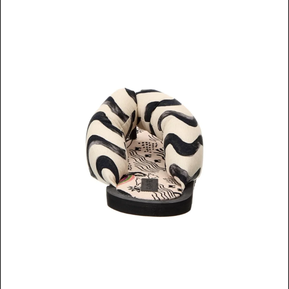 NIB FARM Rio Puffy Flip Flop In Black And Off White Beach Print Women's Size 9